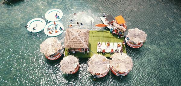 Nos Kas ta nabegá ku Tikiboat 