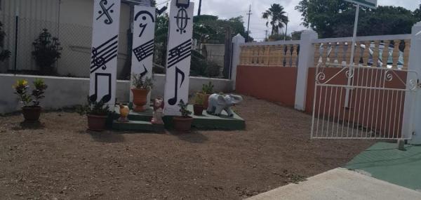 Un man di kolor pa adaptashon hasi tras di lomba