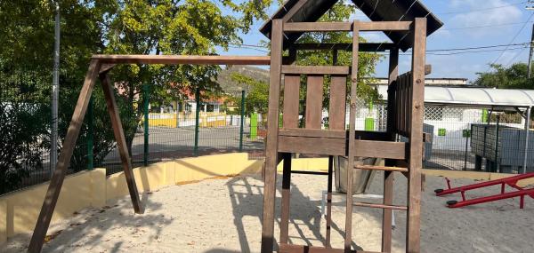 Drecha nos klimrek i mantene nos speeltuin.