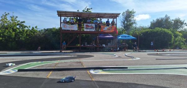 Mantenshon i Limpiesa di Pista i Driverstand