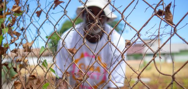 E kura original i natural.