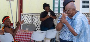 Mainta di informashon kombiná ku muzik