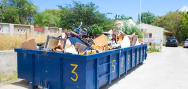 Ordená i organisá espasionan di material
