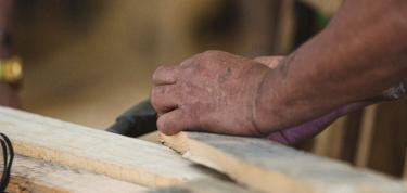 Ban sigui drecha i limpia edifisio EPK